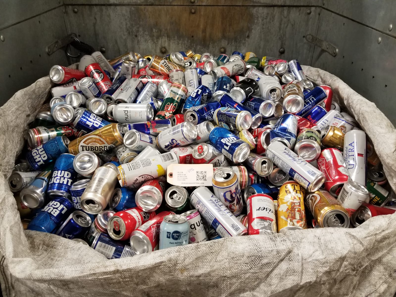 Lee más sobre el artículo Un humanista entre la basura